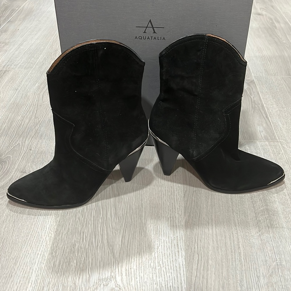 BEAUTIFUL Aquatalia boots.